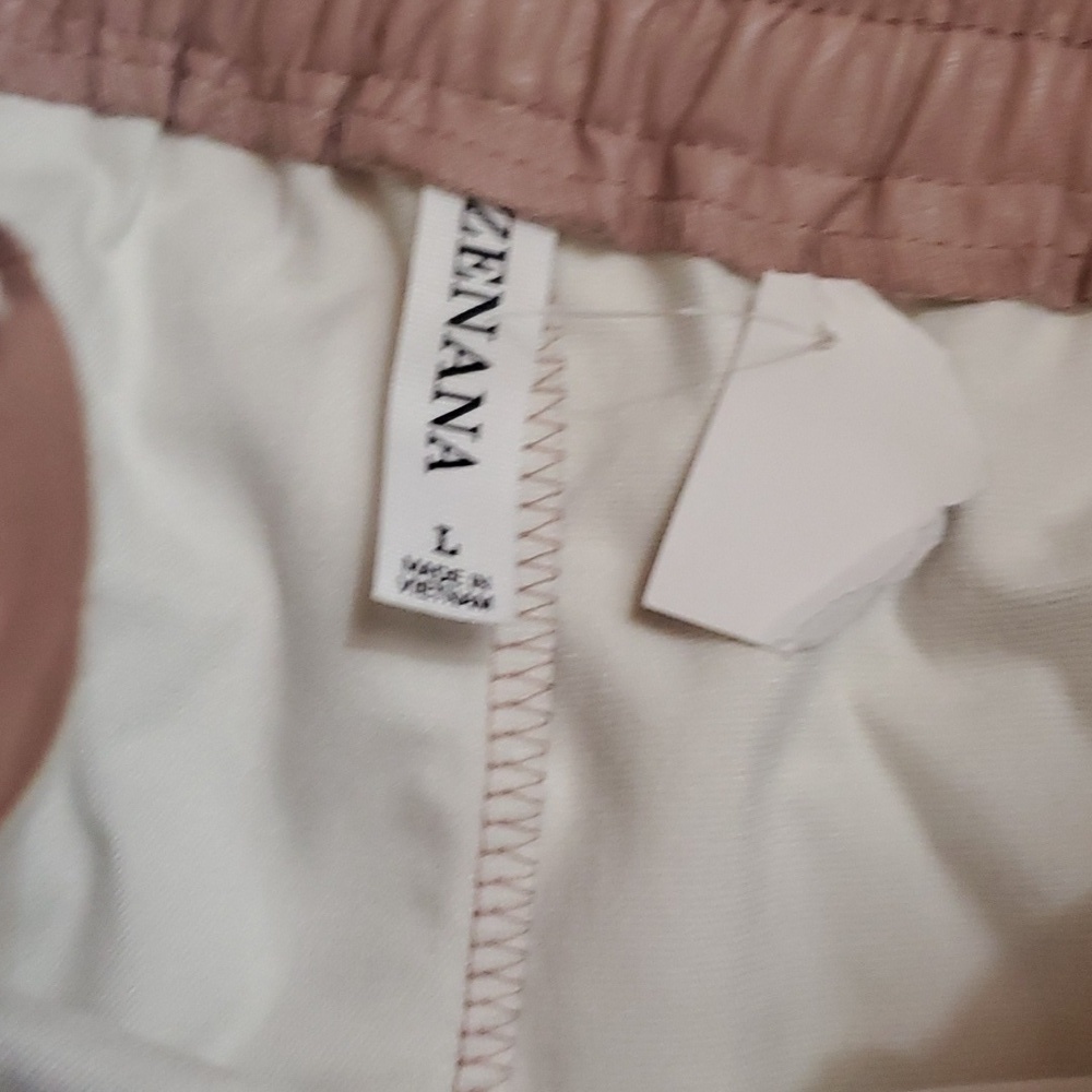 Zenana Faux Leather NWT shorts - Picture 3 of 4